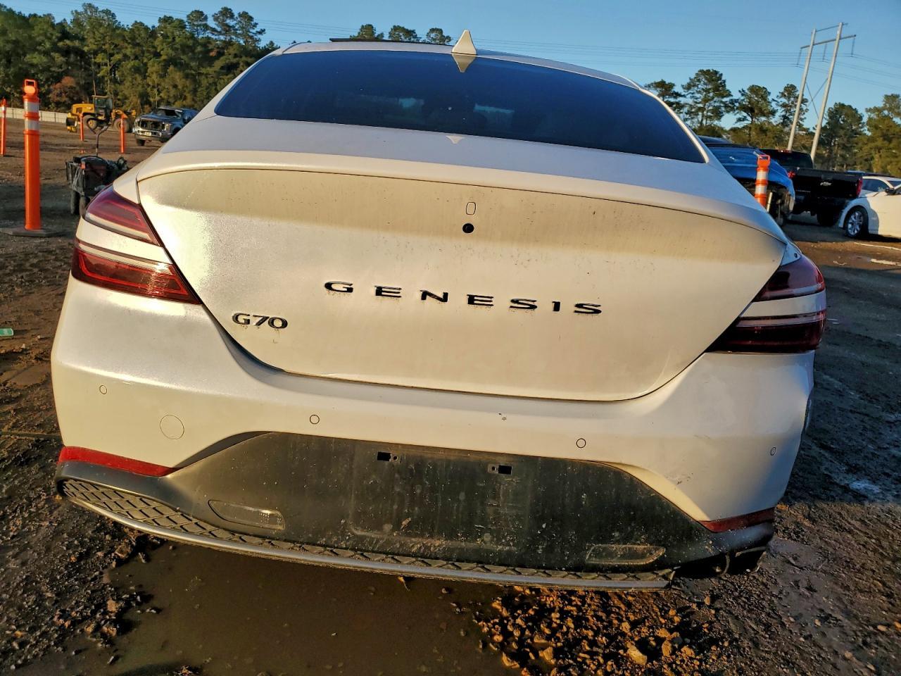 2022 Genesis G70 Base - Фото 6