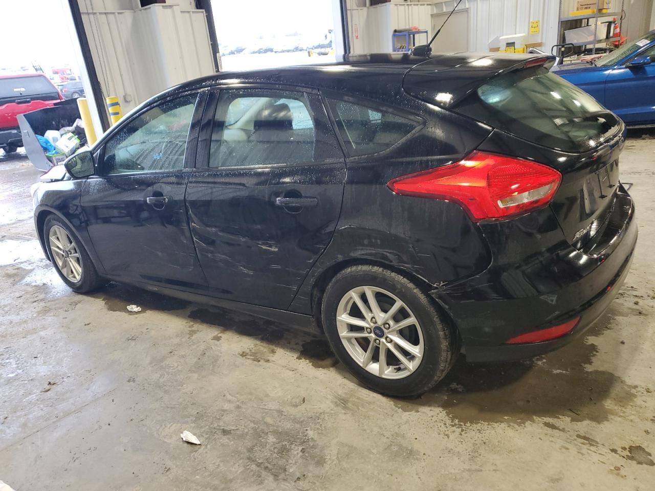 2016 Ford Focus Se - Image 2