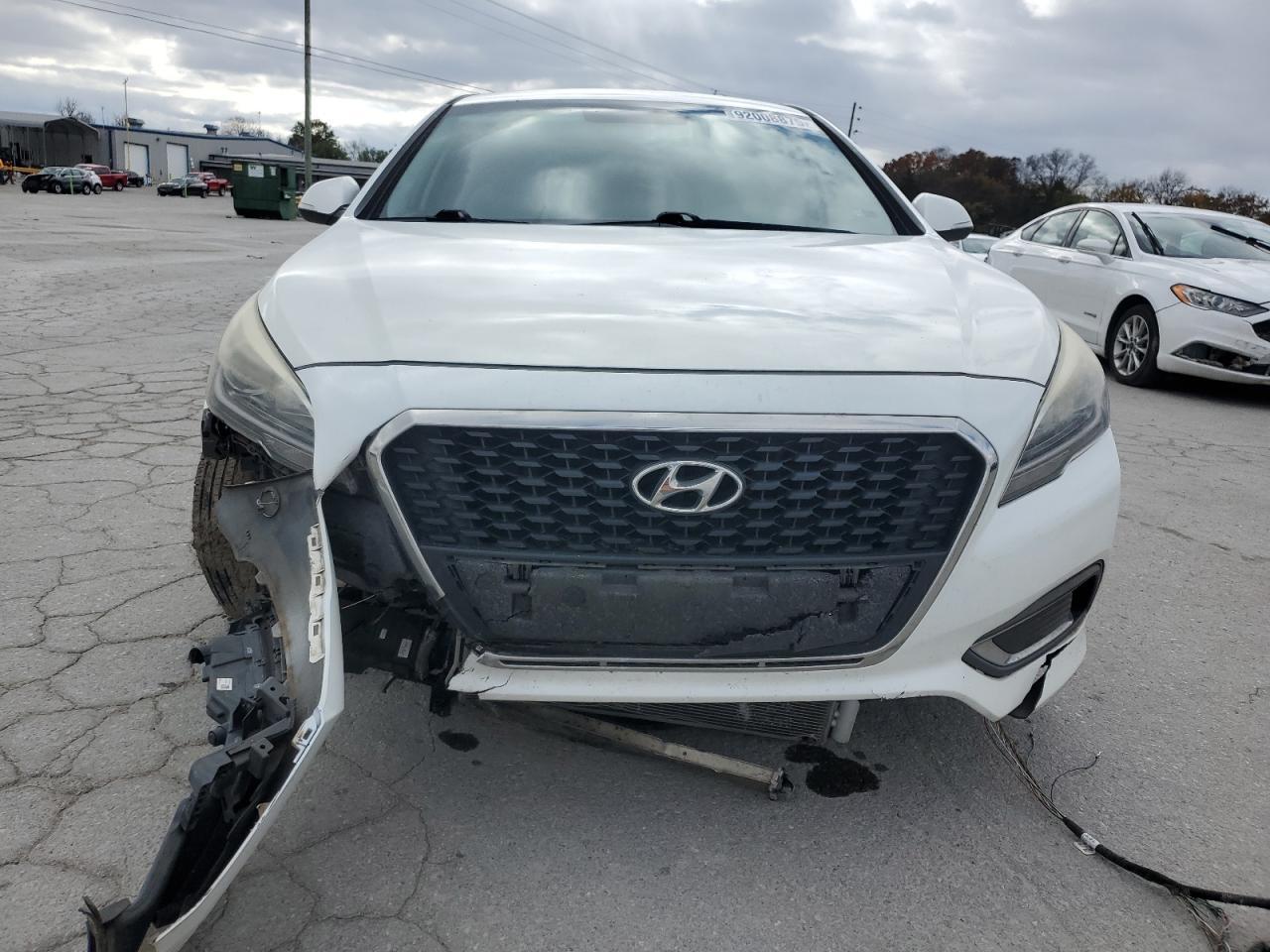 2016 Hyundai Sonata Hybrid - Image 5