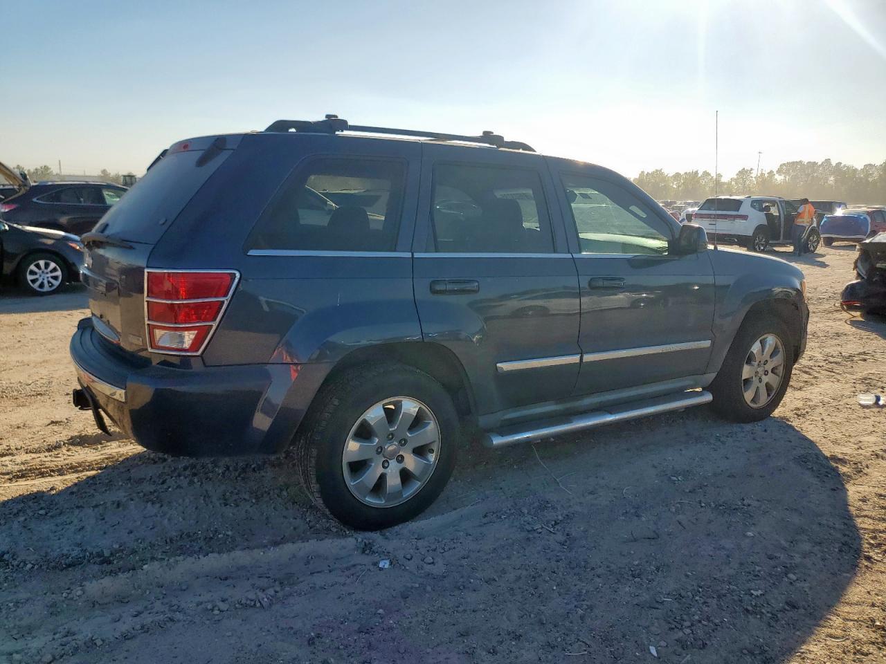 2008 Jeep Grand Cherokee Limited - Image 3