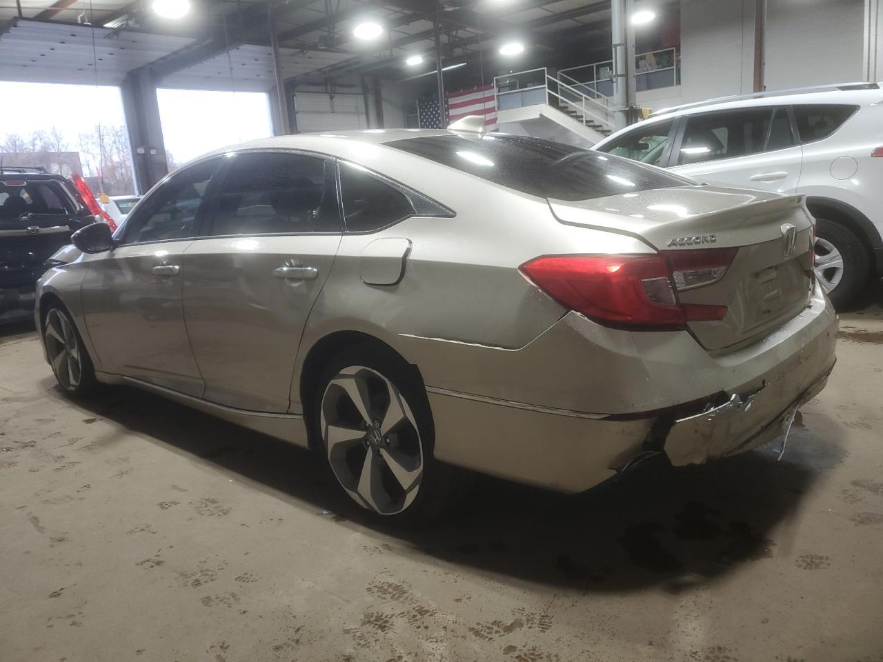 2018 Honda Accord Touring - Фото 2