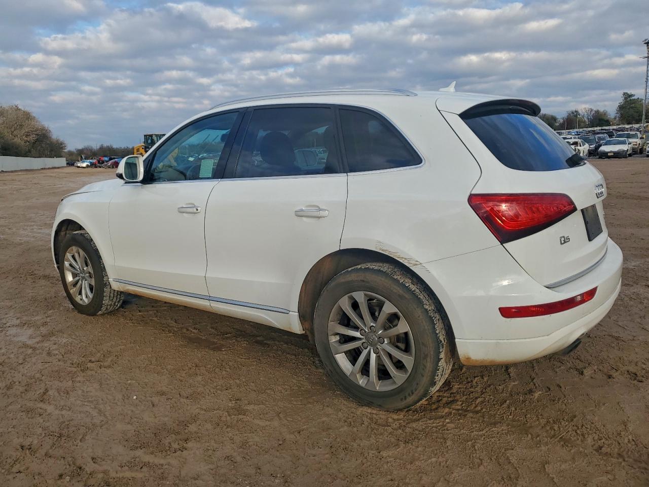 2015 Audi Q5 Premium - Image 2