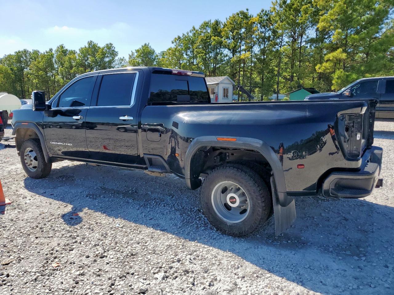 2023 GMC Sierra K3500 Denali - Image 2