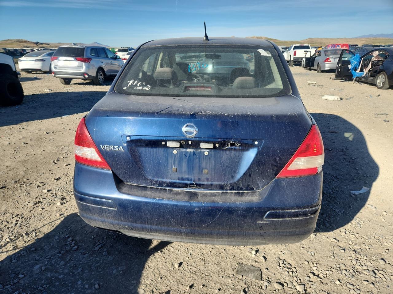 2010 Nissan Versa S - Фото 6