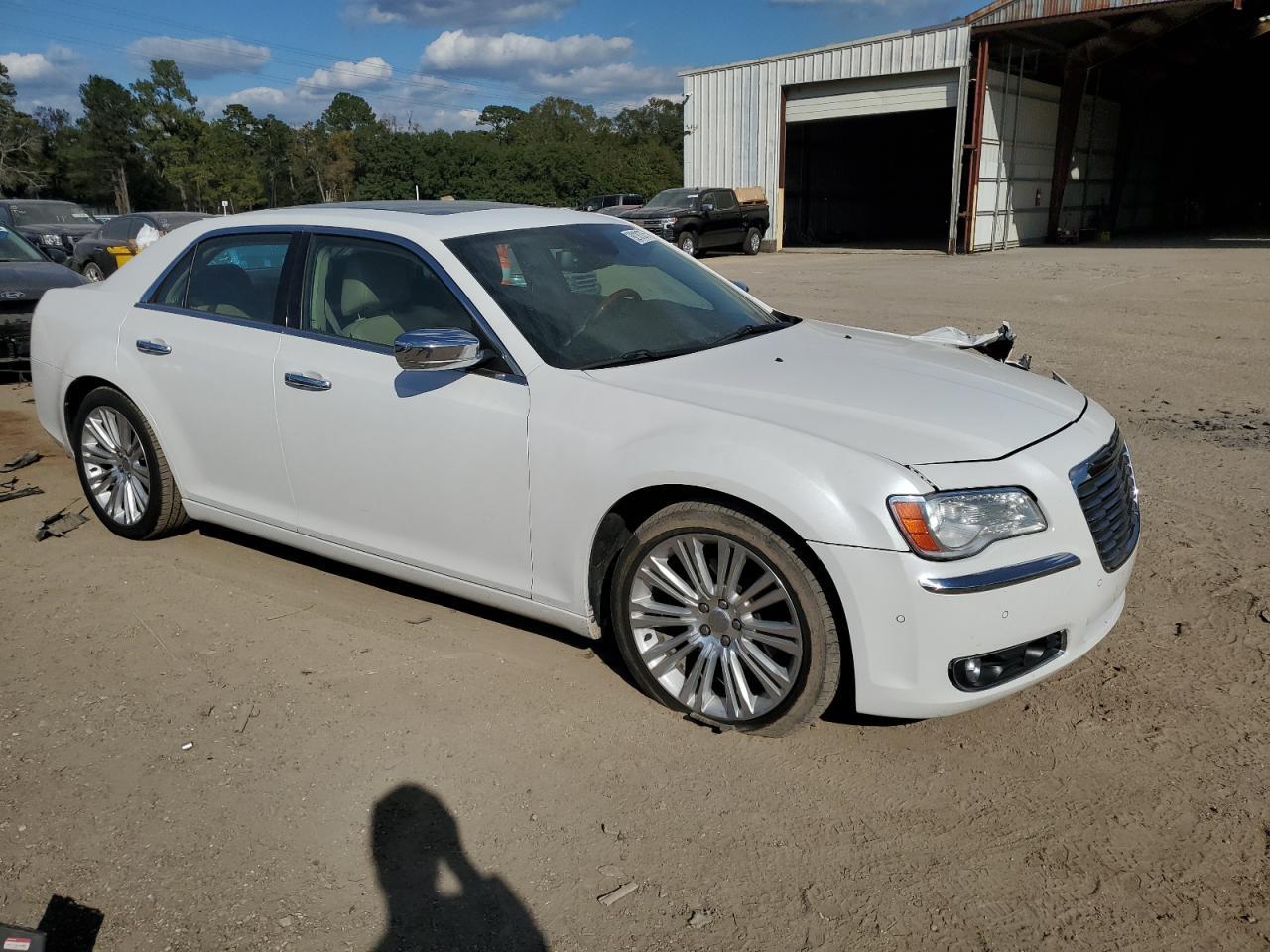 2011 Chrysler 300C - Image 4