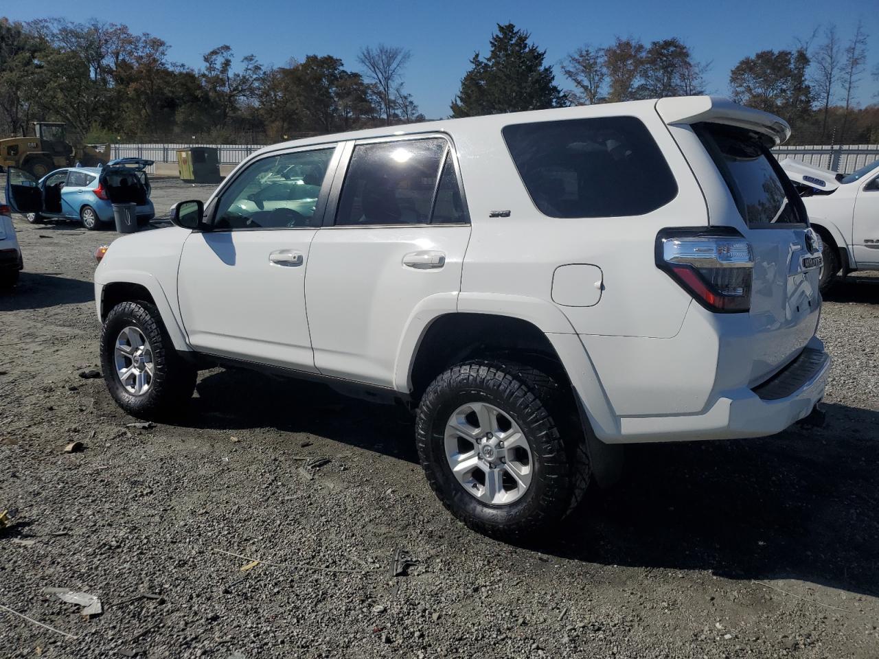 2022 Toyota 4Runner Sr5 - Фото 2
