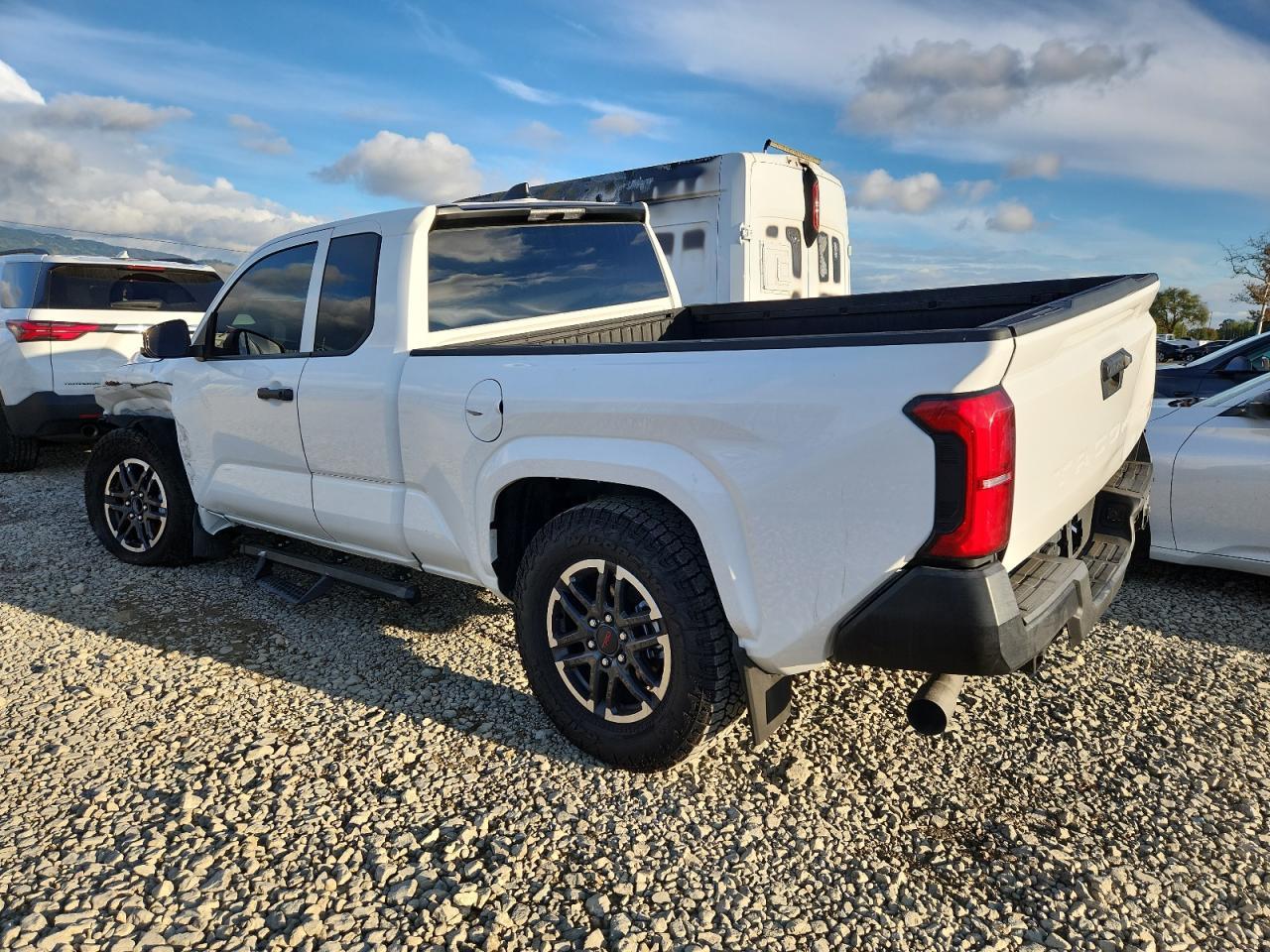 2024 Toyota Tacoma Xtracab - Image 2