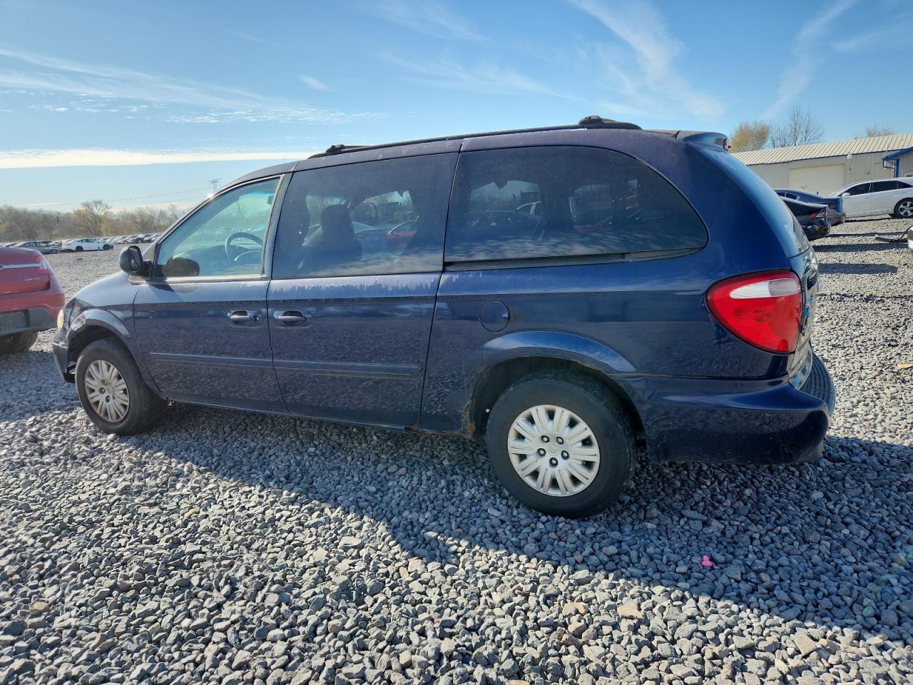 2006 Chrysler Town & Country Lx - Image 2
