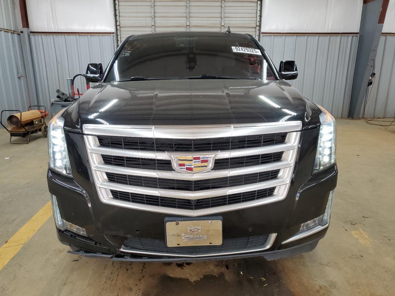 2015 Cadillac Escalade Luxury - Image 5