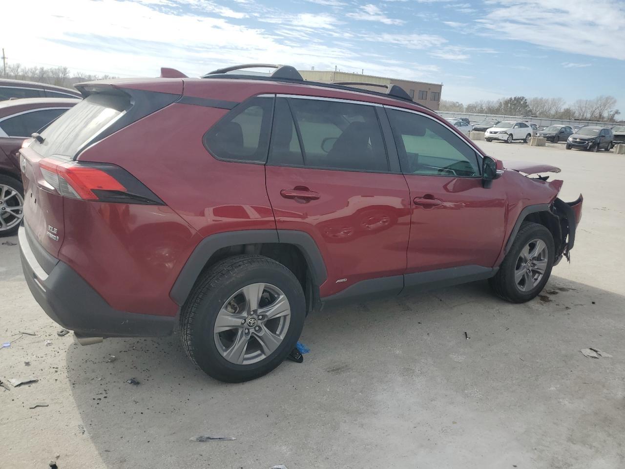 2022 Toyota Rav4 Xle - Image 3