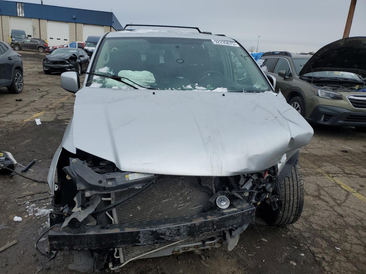 2011 Chrysler Town & Country Touring - Фото 5