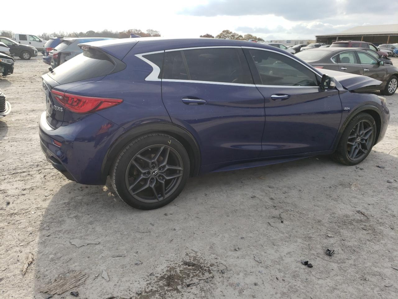 2017 Infiniti Qx30 Base - Фото 3