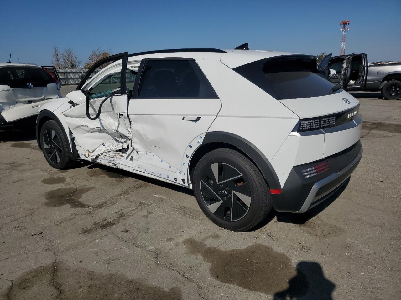 2025 Hyundai Ioniq 5 Sel - Image 2