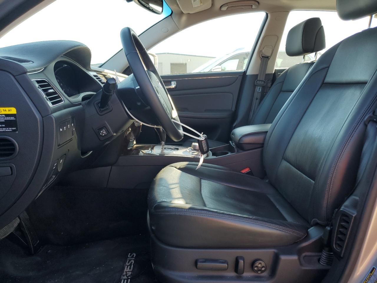 2011 Hyundai Genesis 3.8L - Фото 7