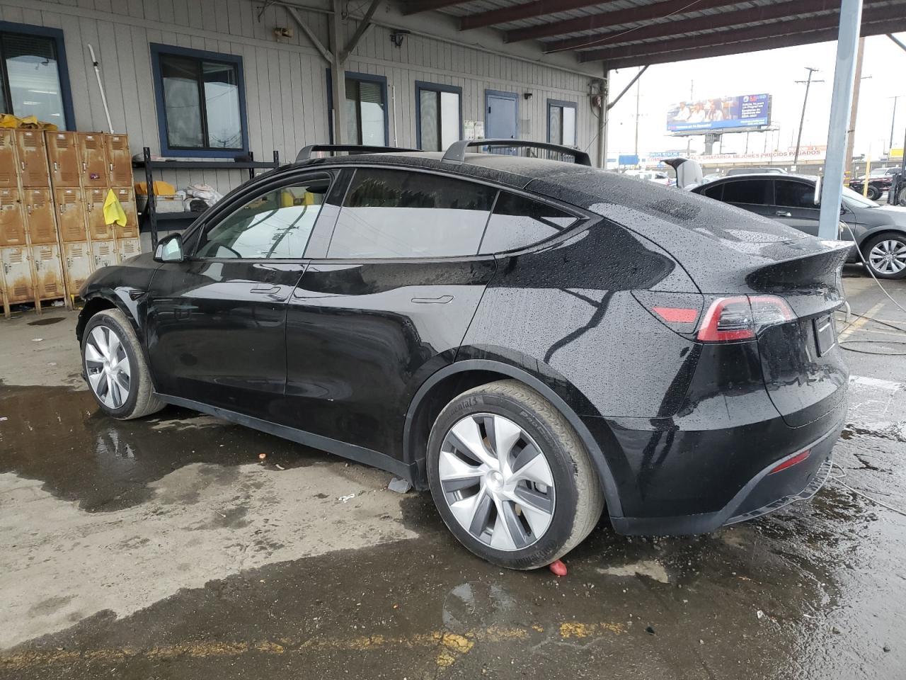 2023 Tesla Model Y - Image 2