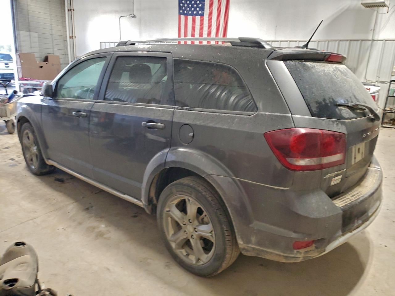 2016 Dodge Journey Crossroad - Image 2