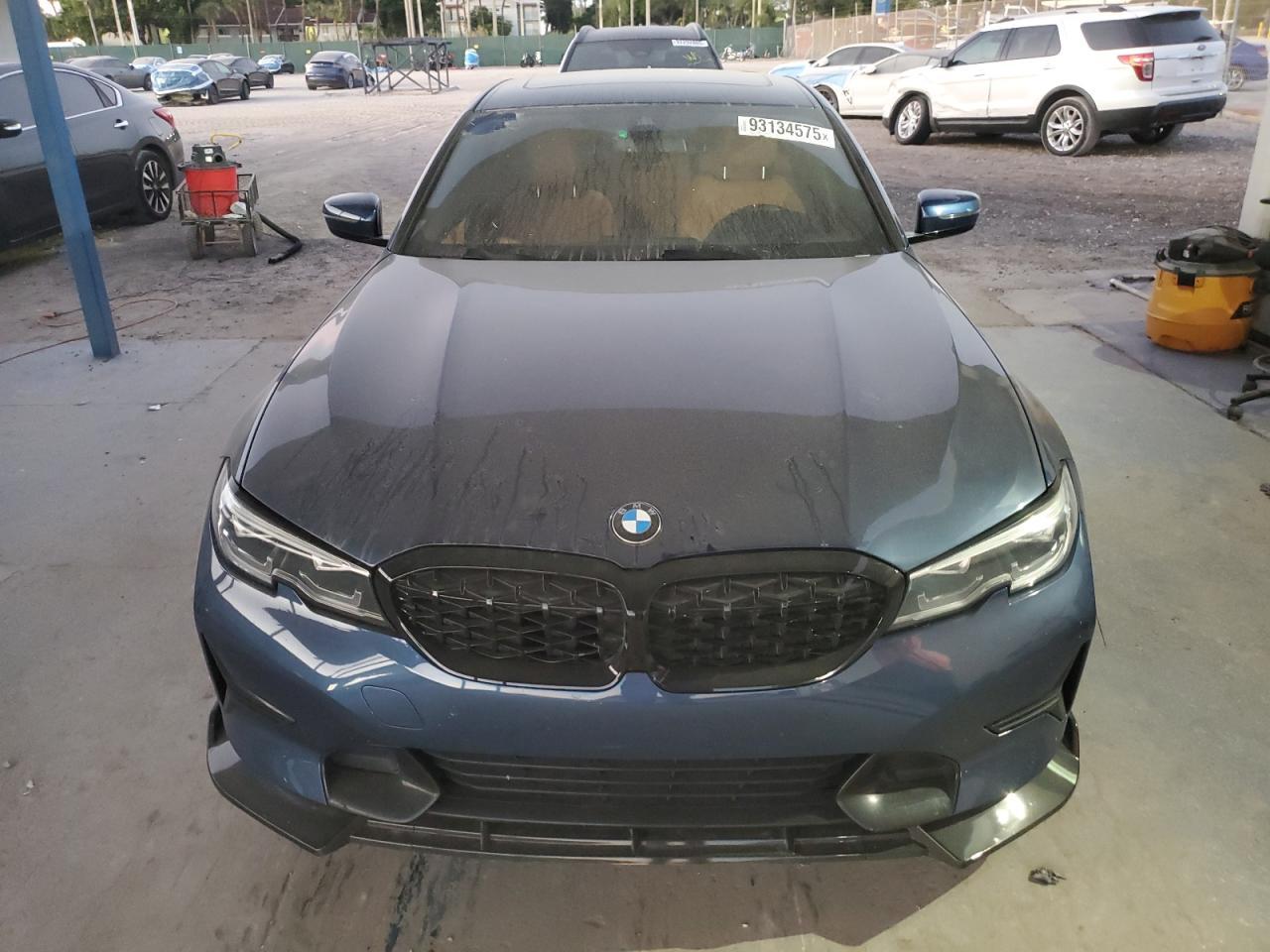 2022 BMW 330I - Фото 5