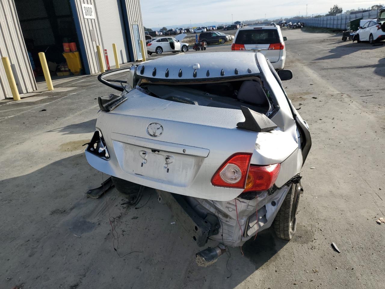 2010 Toyota Corolla - Фото 6