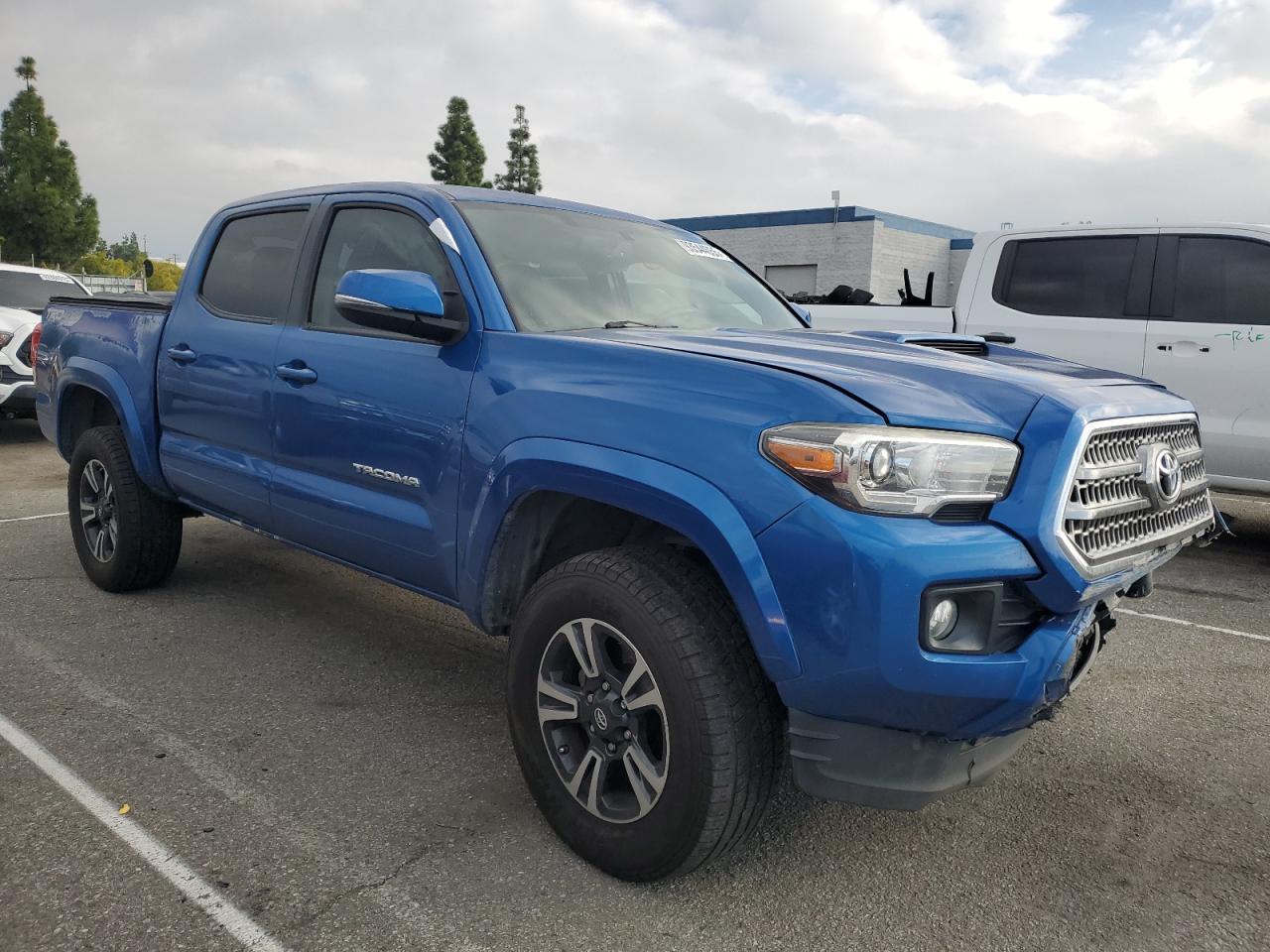2017 Toyota Tacoma Double Cab - Фото 4