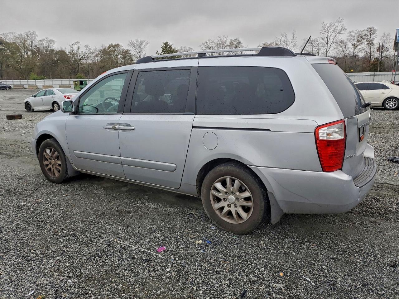 2009 Kia Sedona - Фото 2