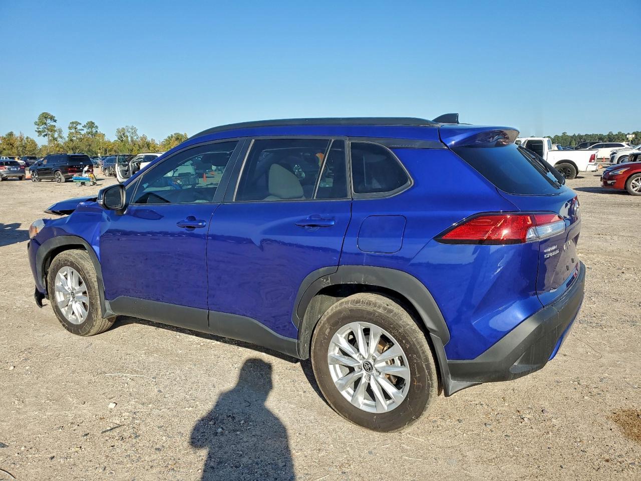 2025 Toyota Corolla Cross Le - Фото 2