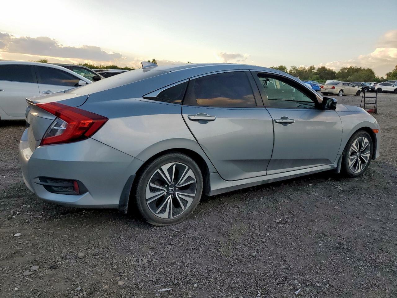 2016 Honda Civic Ex - Image 3