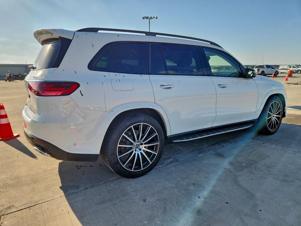 2025 Mercedes-Benz Gls 450 4Matic - Фото 3