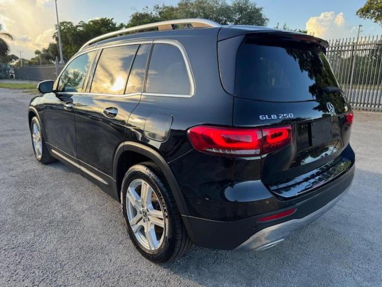 2020 Mercedes-Benz Glb 250 - Фото 2