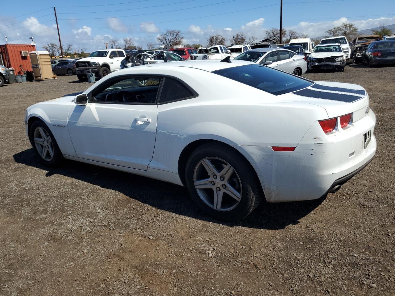 2011 Chev Camaro - Image 2