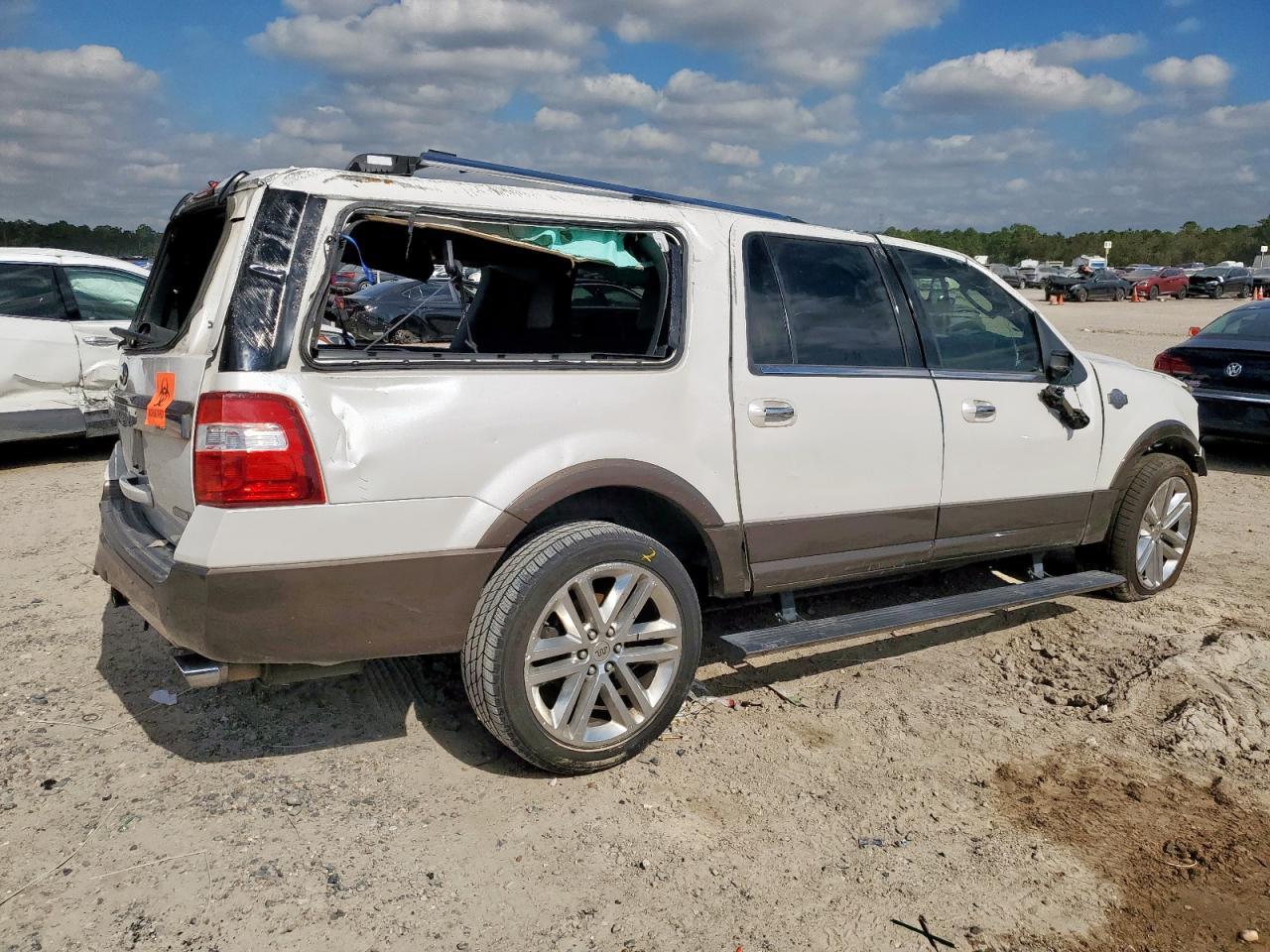 2016 Ford Expedition El Xlt - Image 3