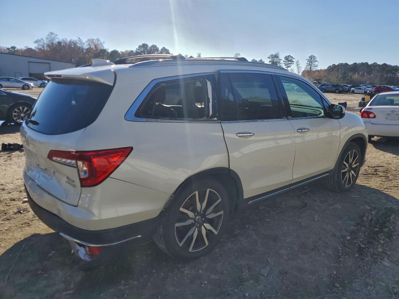 2019 Honda Pilot Elite - Image 3