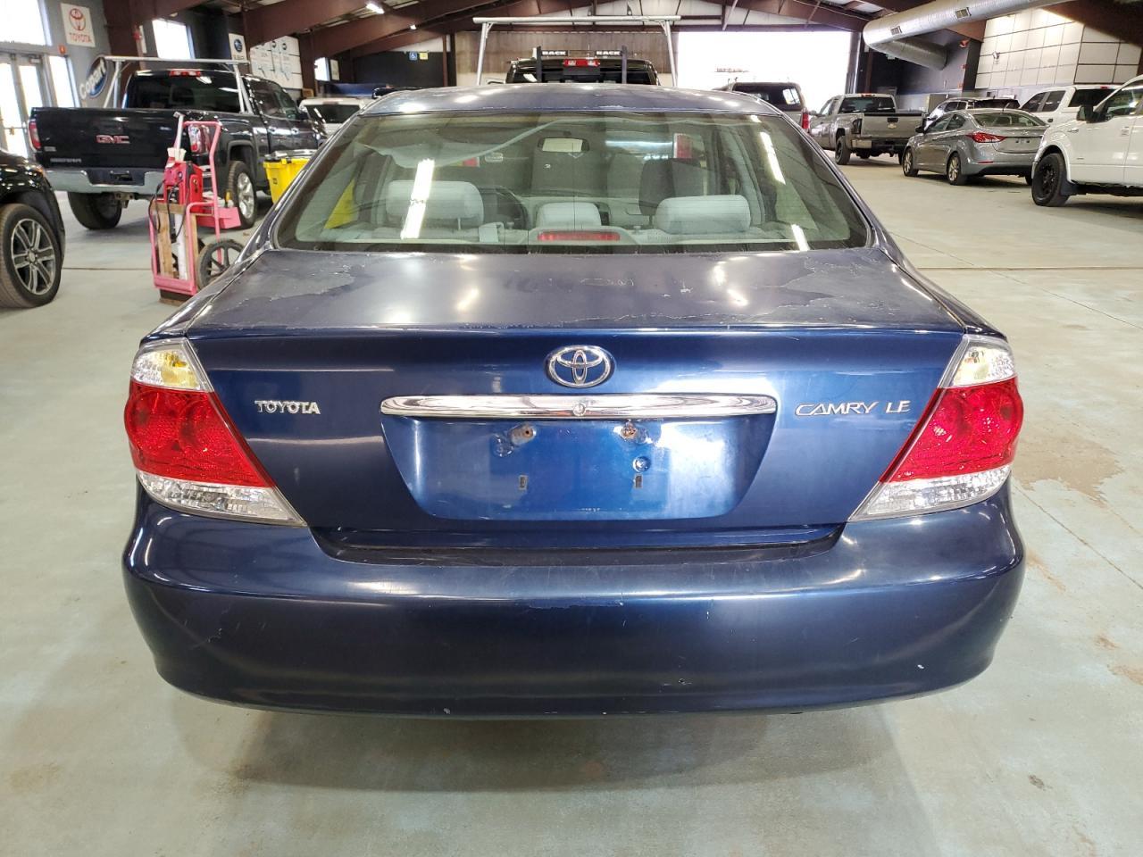 2005 Toyota Camry Le - Image 6