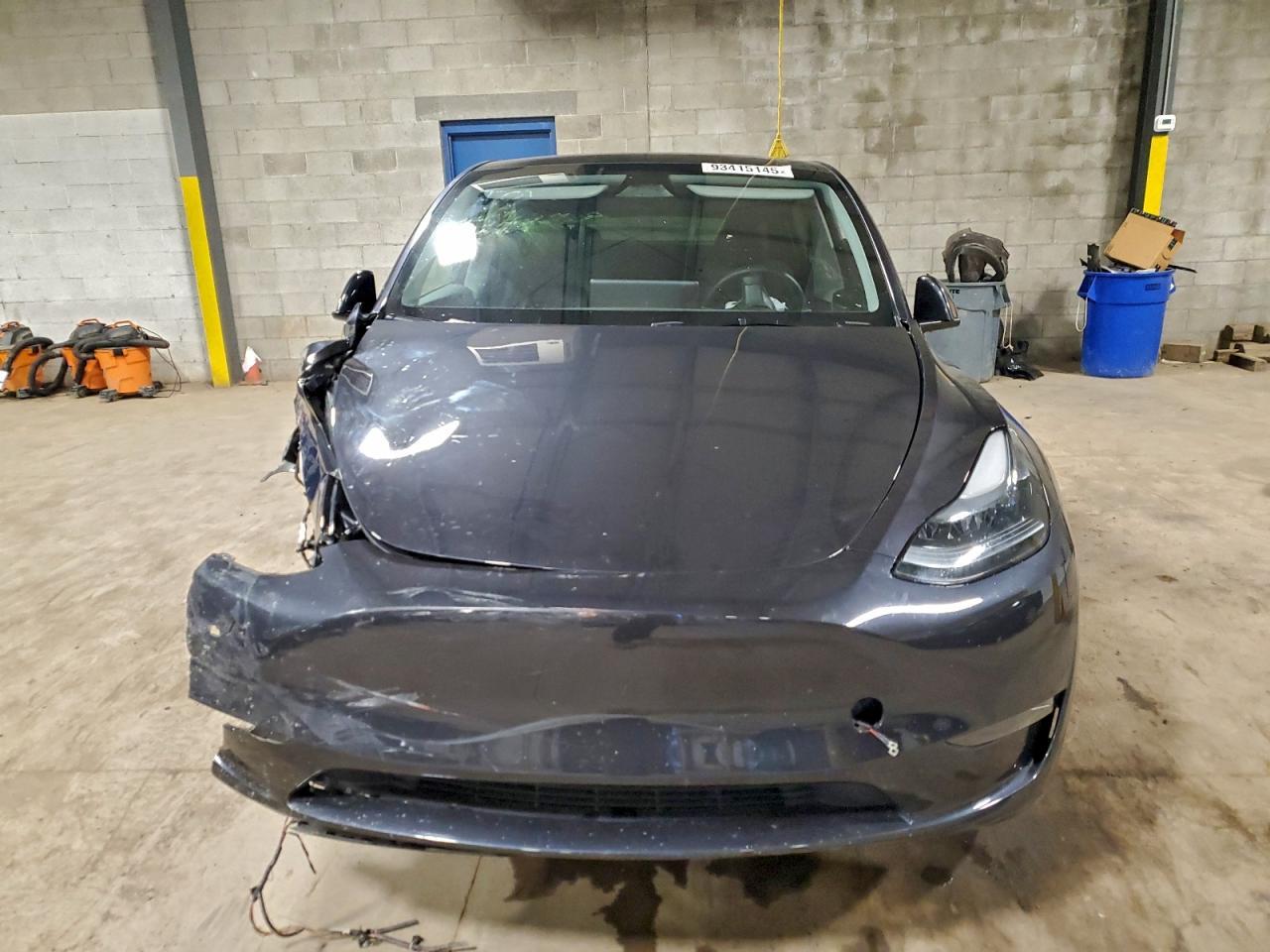 2024 Tesla Model Y - Фото 5