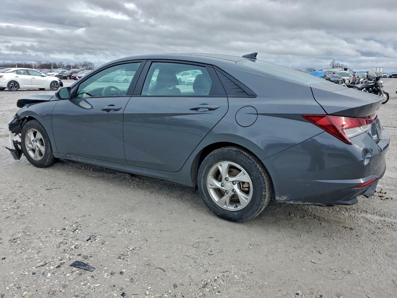 2023 Hyundai Elantra Se - Фото 2