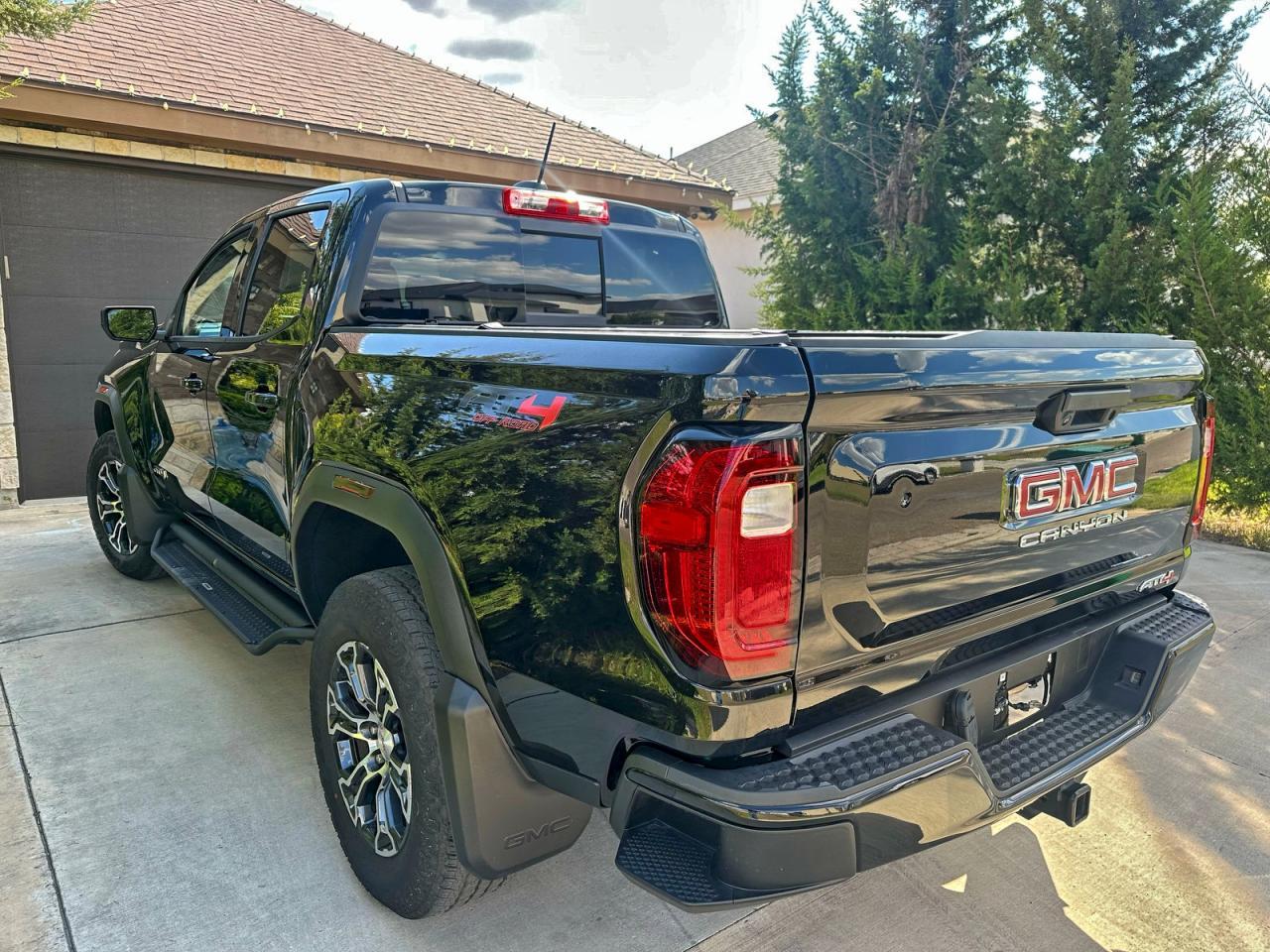 2023 GMC Canyon At4 - Image 3