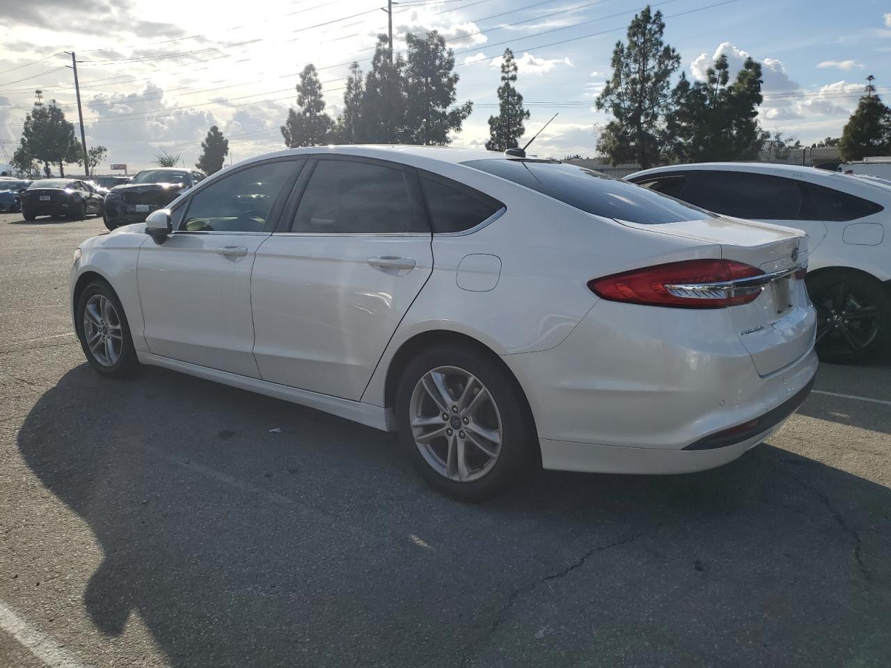 2018 Ford Fusion Se - Image 2