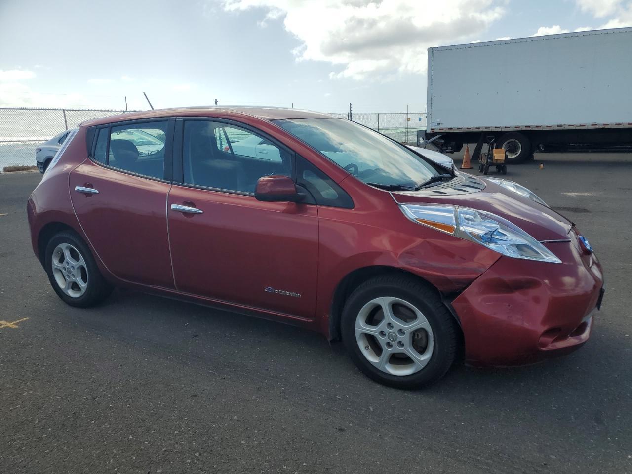 2015 Nissan Leaf S - Image 4