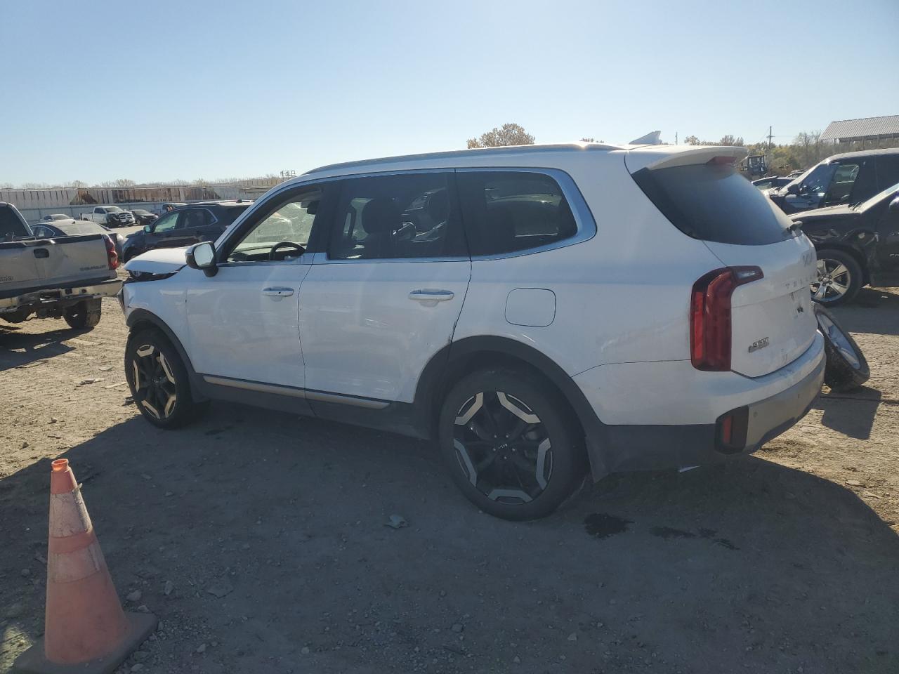 2023 Kia Telluride S - Фото 2