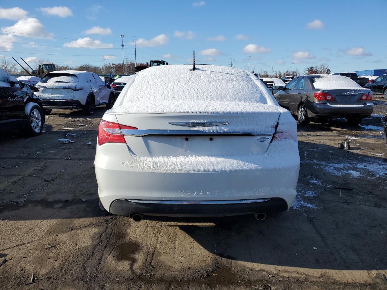 2013 Chrysler 200 Limited - Фото 6
