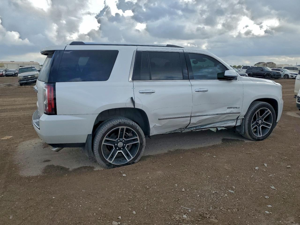 2018 GMC Yukon Denali - Фото 3