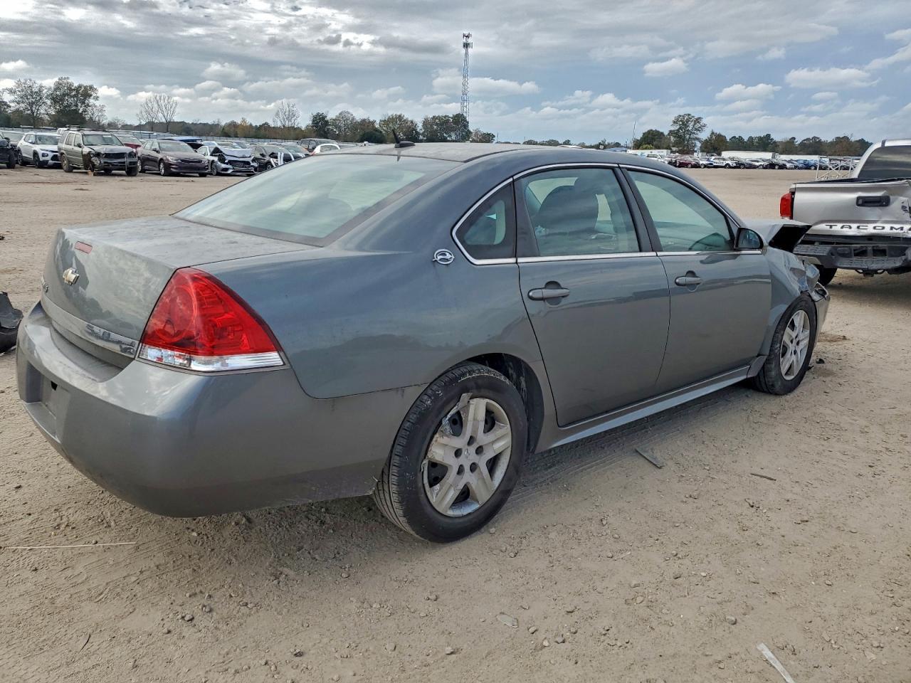 2009 Chevrolet Impala Ls - Фото 3
