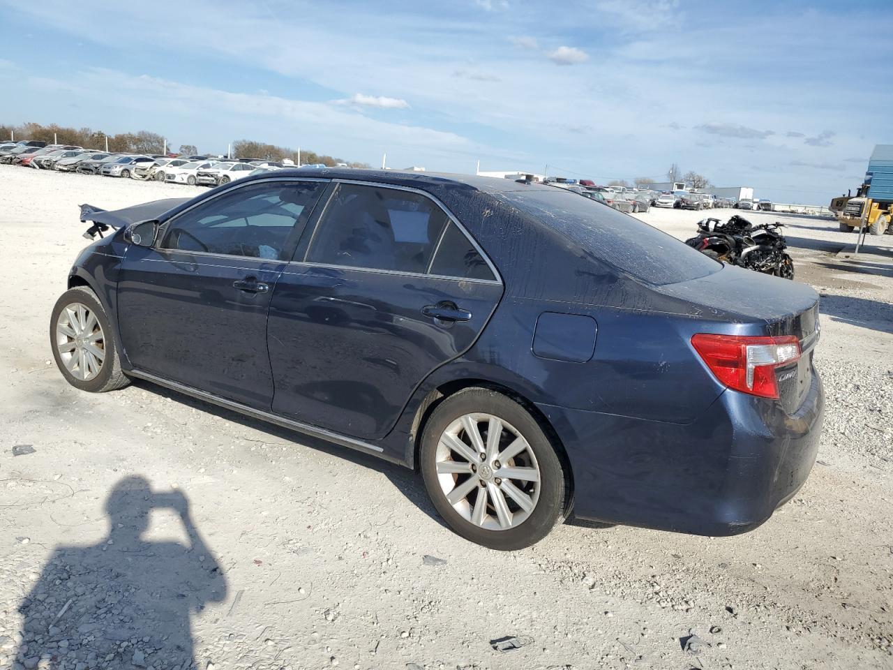 2014 Toyota Camry L - Image 2