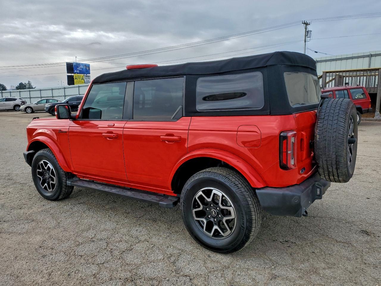 2022 Ford Bronco Base - Image 2
