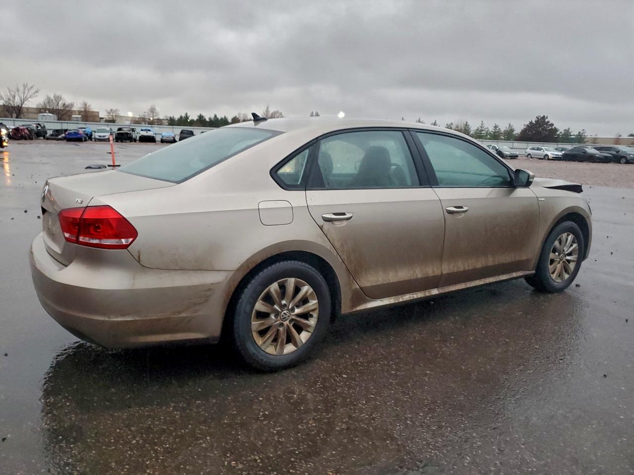 2015 Volkswagen Passat S - Image 3
