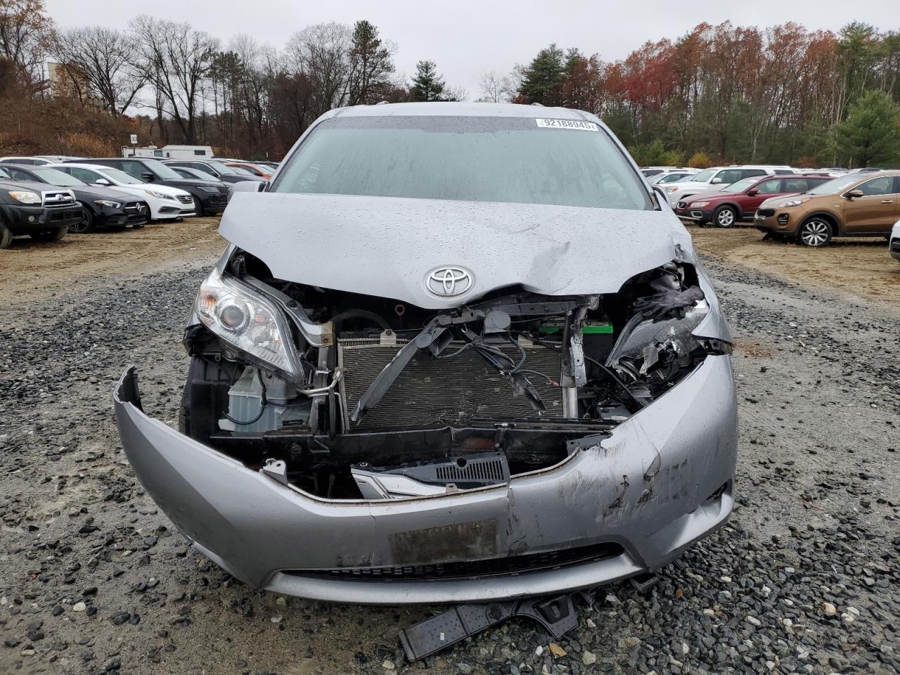 2017 Toyota Sienna Le - Фото 5