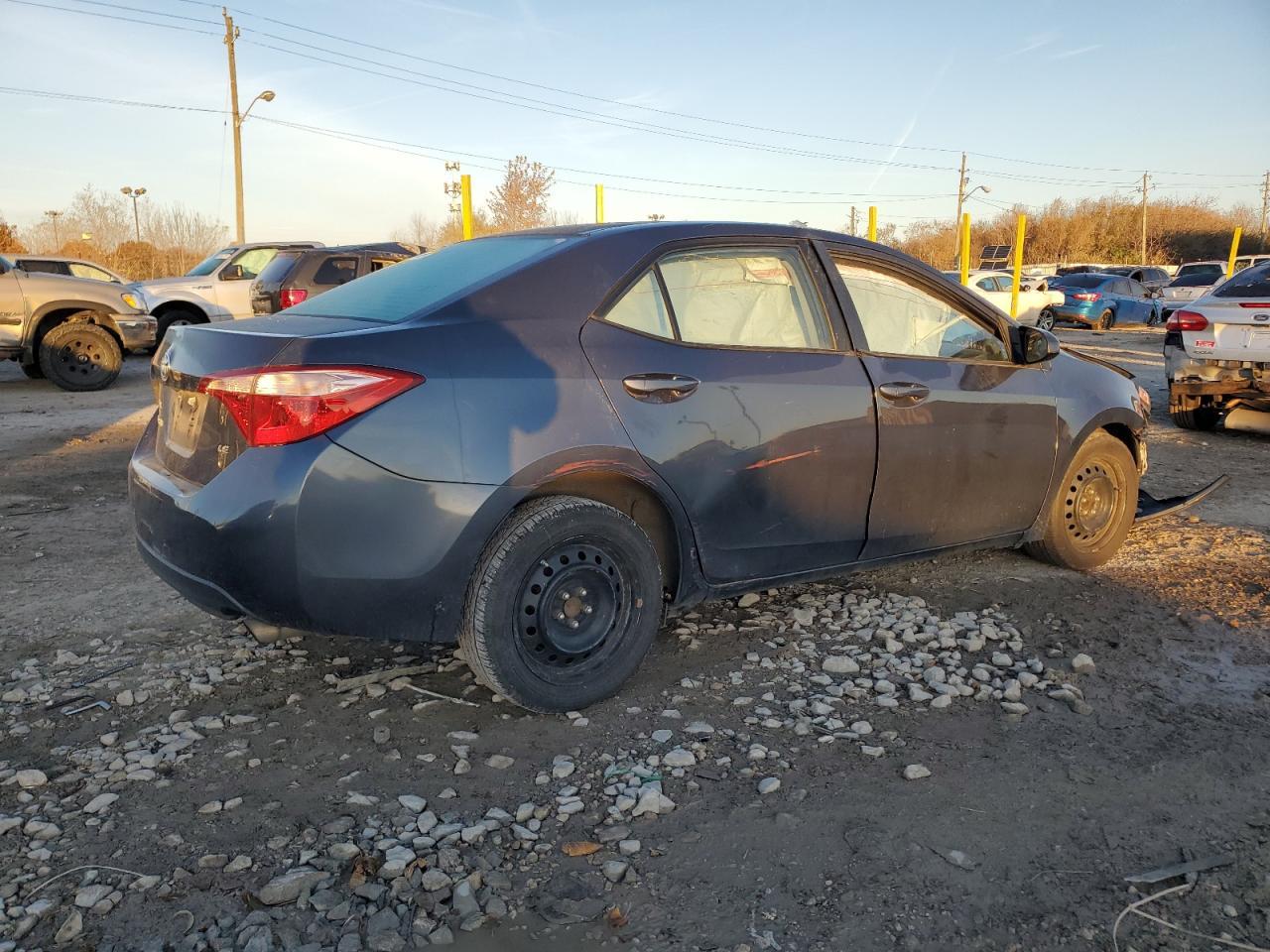 2017 Toyota Corolla L - Фото 3