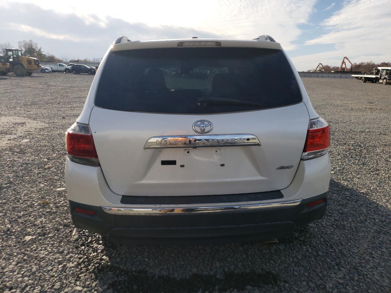 2012 Toyota Highlander Base - Фото 6