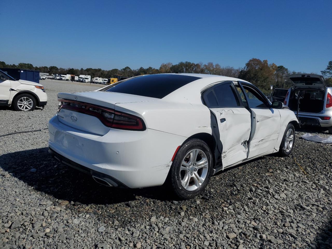 2021 Dodge Charger Sxt - Image 3
