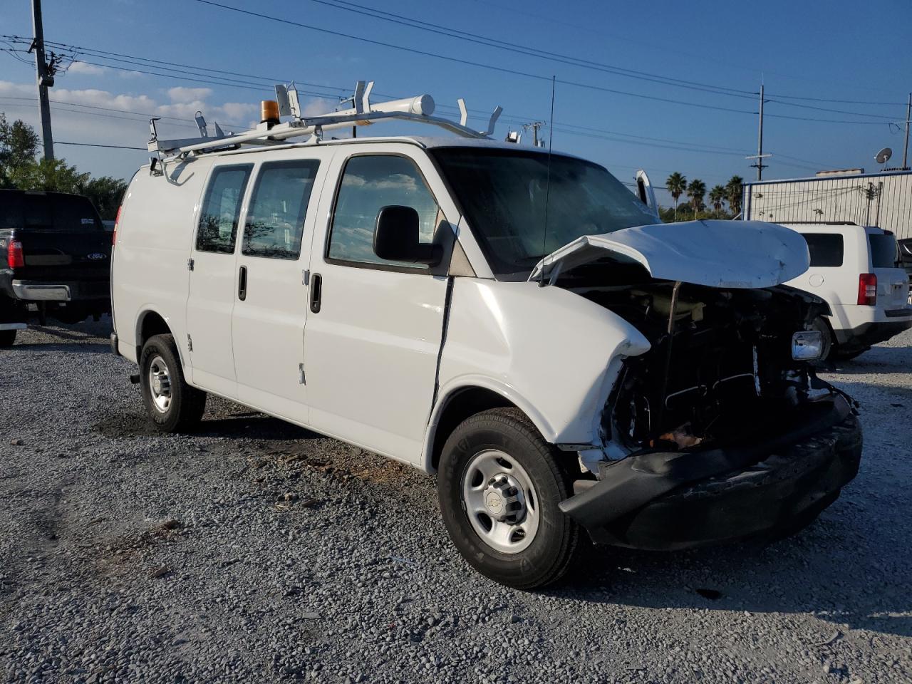 2011 Chevrolet Express 2500 Utility / Service Van - Image 4