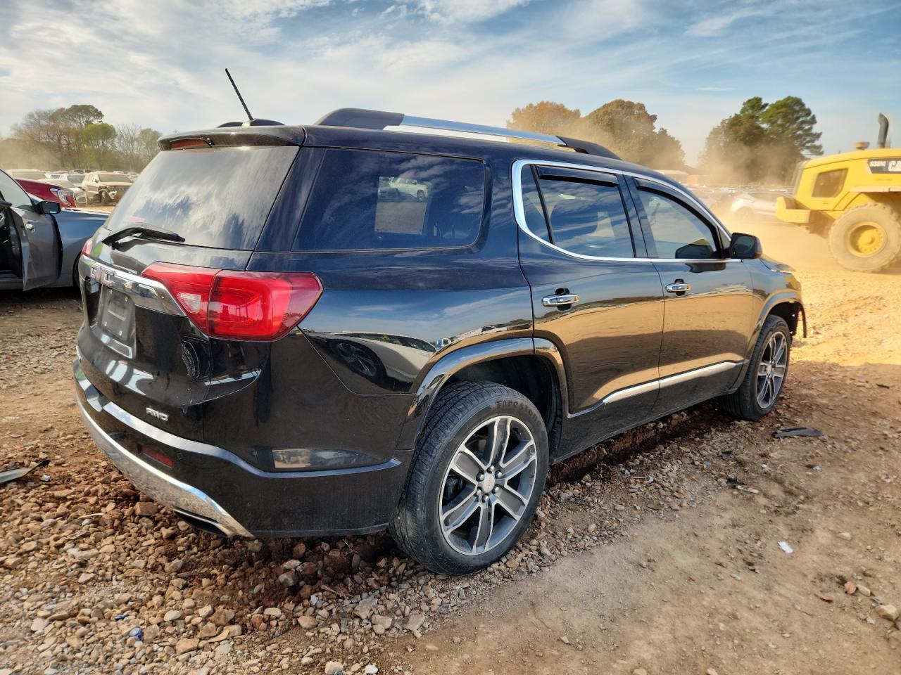 2019 GMC Acadia Denali - Image 3